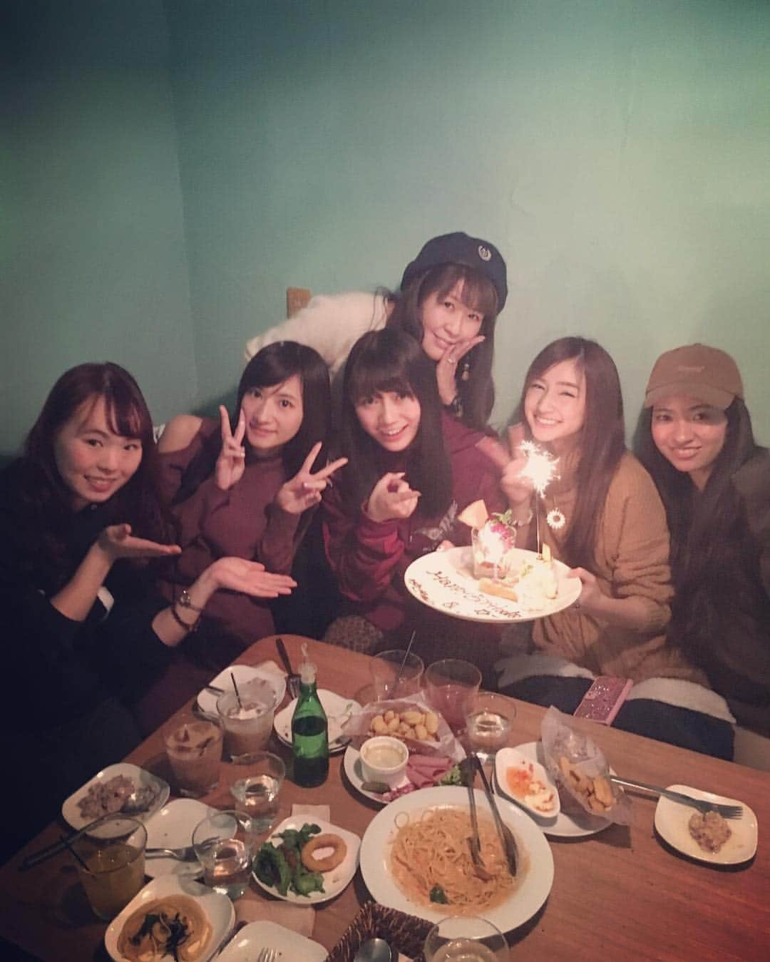 小泉遥さんのインスタグラム写真 - (小泉遥Instagram)「* ゆきのん＆いずみん誕生日を 祝って頂きました๐·°(৹˃̵﹏˂̵৹)°·๐💓💓 嬉ぴっぴです😭💓💓💓 * #instagood #아이돌 #偶像 #idola #idol #ไอดอล #followme #selfie #happy #dollelements #どるえれ #cute #Japanese #girl #birthday #cake #café #love」1月6日 0時31分 - haruka_koizumi0109