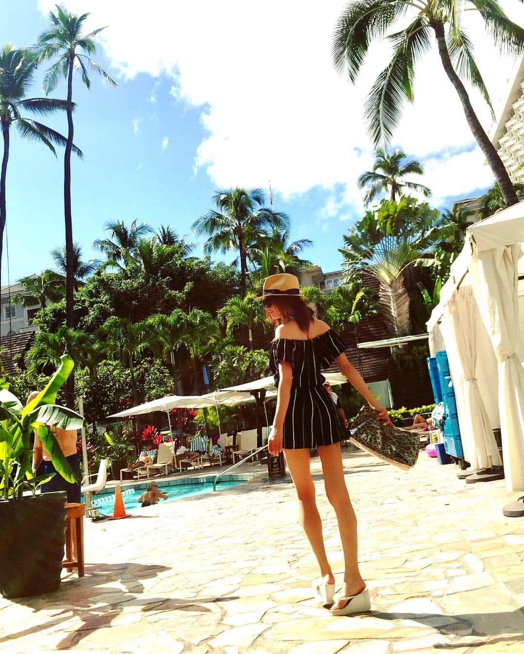 山崎みどりさんのインスタグラム写真 - (山崎みどりInstagram)「#人生楽しみたい #旅行ももっともっとたくさん行きたい #久しぶりのゆっくりな休み #hawaiiは大好き #他のあったかい国も行きたいな #休みを満喫中 #hawaii #pool #poolside #holiday #trip #igers #all_shots #webstagram #instacool #photo #fashion #fashionista #fashionable #fashionstyle #style #outfits #fashionlover #fashionable」1月6日 1時47分 - midori_yamasaki_