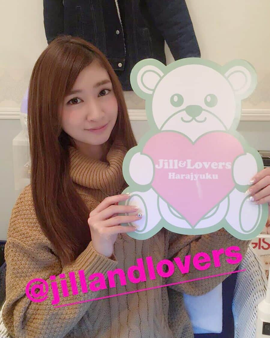 小泉遥さんのインスタグラム写真 - (小泉遥Instagram)「* jill&loversでネイル変えたお😌💅✨ * #instagood #nail #happy #pretty #LOVE #followme #stone #nailsalon #cute #fashion #jilllovers #harajuku #キラキラネイル #hand #月１の楽しみ #idol #winter #white」1月5日 21時58分 - haruka_koizumi0109