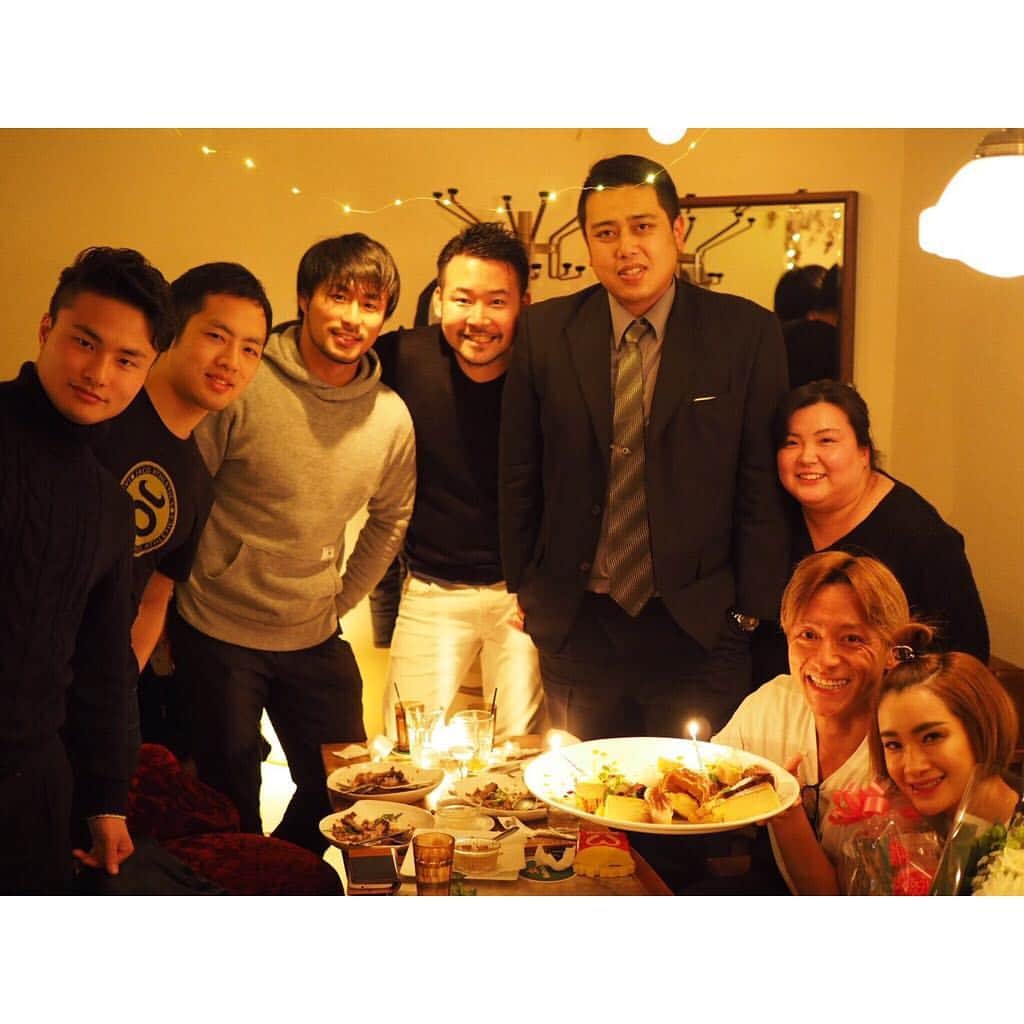 内山麿我のインスタグラム：「ももHBD いやはや出会って丸3年。 早いね ー #hbd #お祝い #バースデー」