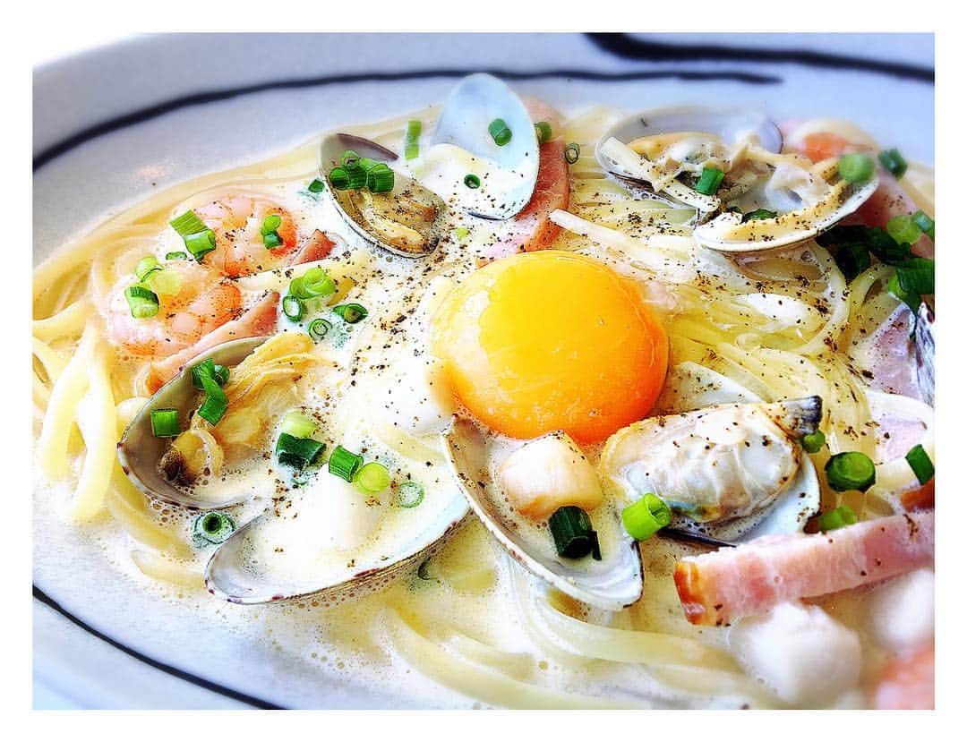 Mr.Dのグルメ日記のインスタグラム：「【海の幸のカルボナーラ】 ひより 堅田店 〒520-0241 滋賀県大津市今堅田2-24-25 JR 湖西線 堅田駅 徒歩10分  #グルメ #パスタ#カルボナーラ#ランチ #滋賀#shiga #japanesefood #food #foodporn #foodpic #foodphoto #instaphoto #delistagrammer #eat#yom#yummy#delicious」