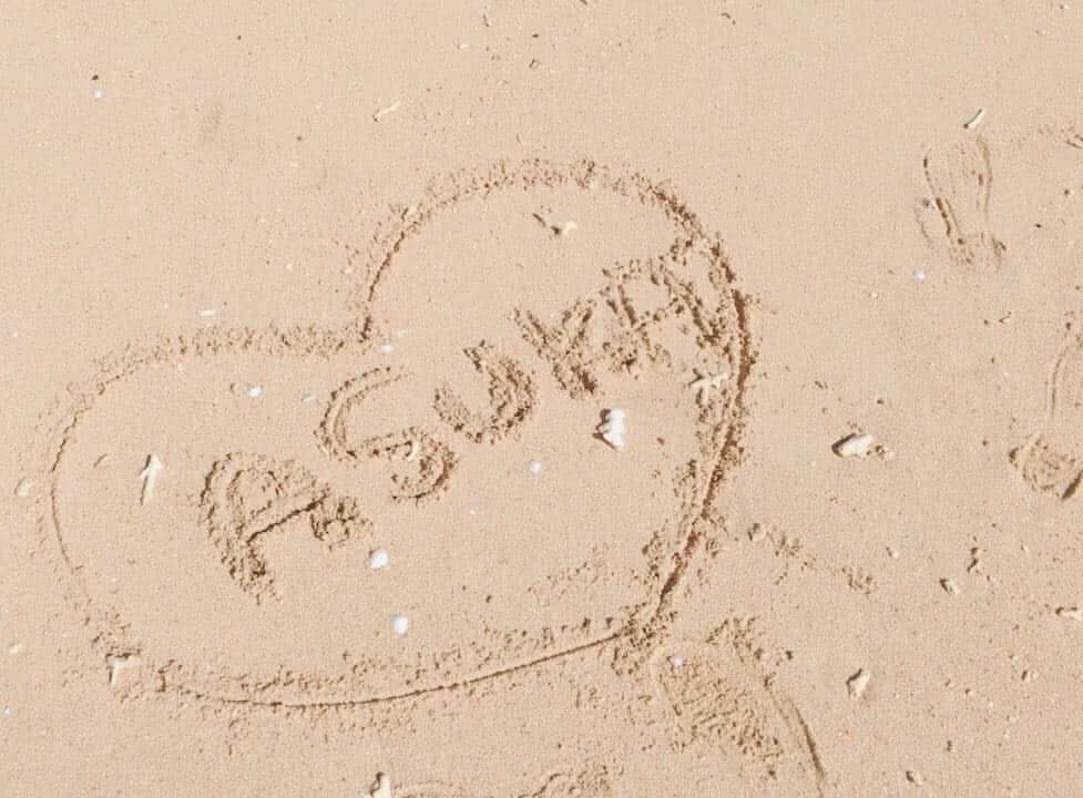 齋藤飛鳥 写真集『潮騒』のインスタグラム：「砂浜ASUKA  #砂浜 #ASUKA #潮騒 #ASHUuuu........!!」