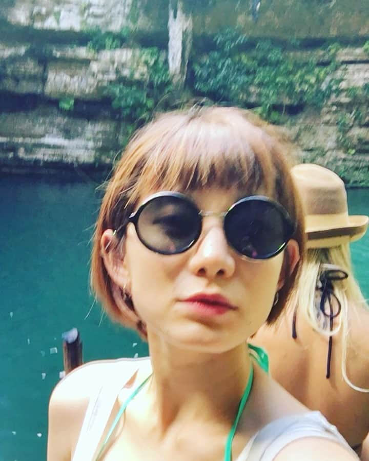 平山奈美のインスタグラム：「cenote緑すぎた👙ぷかぷか #cenote #mexico #vacation #green #lake #beautiful #summer #tulum」