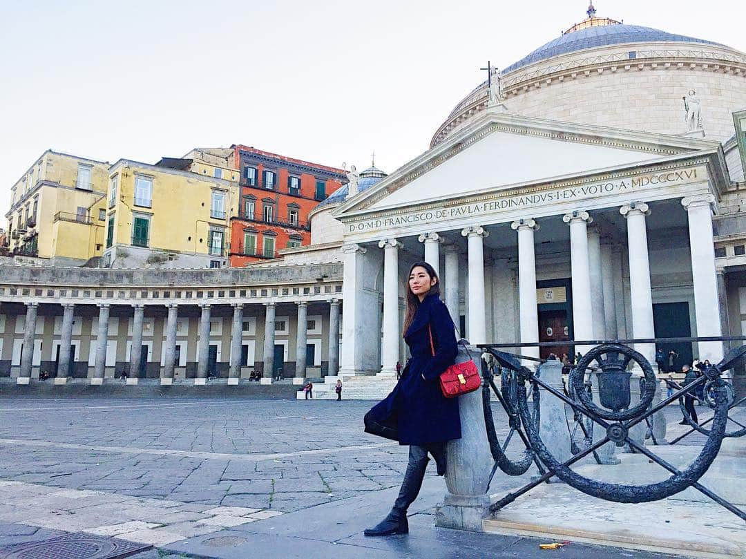 福田萌子さんのインスタグラム写真 - (福田萌子Instagram)「【Piazza del plebiscito】 ナポリ王宮の目の前にあるプレビシート広場は、地元の人達の散歩コース。 ・ #piazzadelplebiscito #piazza #napoli #italy #worldheritage #worldheritagesite #worldheritagehunter #ナポリ #プレビシート広場 #世界遺産 #世界遺産ハンター」1月7日 17時36分 - moekofukuda