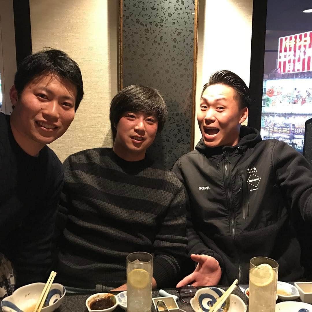 野村祐輔さんのインスタグラム写真 - (野村祐輔Instagram)「2017年もよろしくお願いします^_^ ジョブチューン見て下さい(^^) イジられると思いますが…笑」1月7日 18時57分 - nomura19yusuke