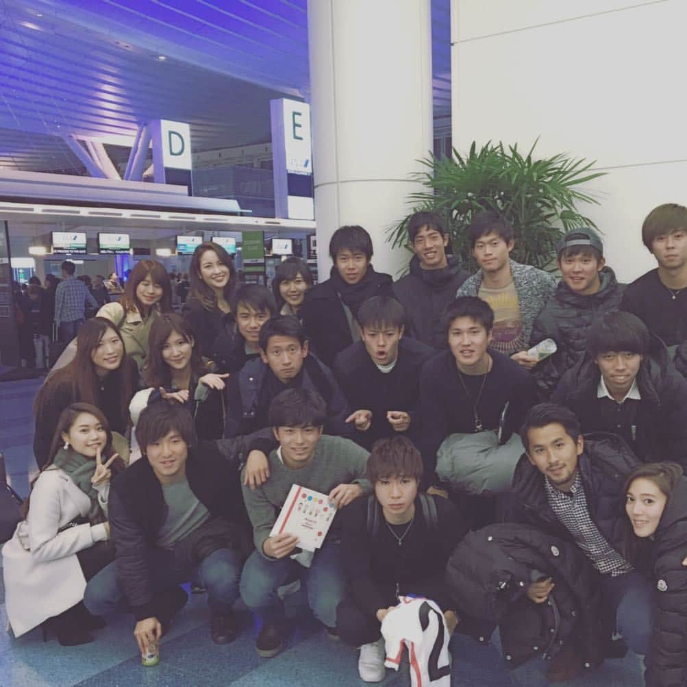 中村駿介のインスタグラム：「人一。😭😭いってきます✈️」