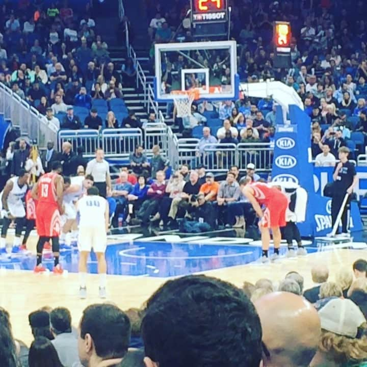 マリアン・ザーのインスタグラム：「Orlando vs Houston 🎯🏀🇺🇸#jamesharden」