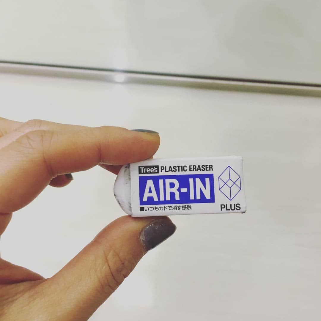 宇多田ヒカルさんのインスタグラム写真 - (宇多田ヒカルInstagram)「トイレで消しゴム拾た I found an eraser in the bathroom.」12月15日 17時47分 - kuma_power