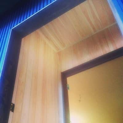 エクステリアワーク・ SKYのインスタグラム：「ただいま施工している、応接室の入り口付近です。 徐々に完成に近づいています。 #雨漏り修理 #岐阜県 #エクステリアワークSKY」