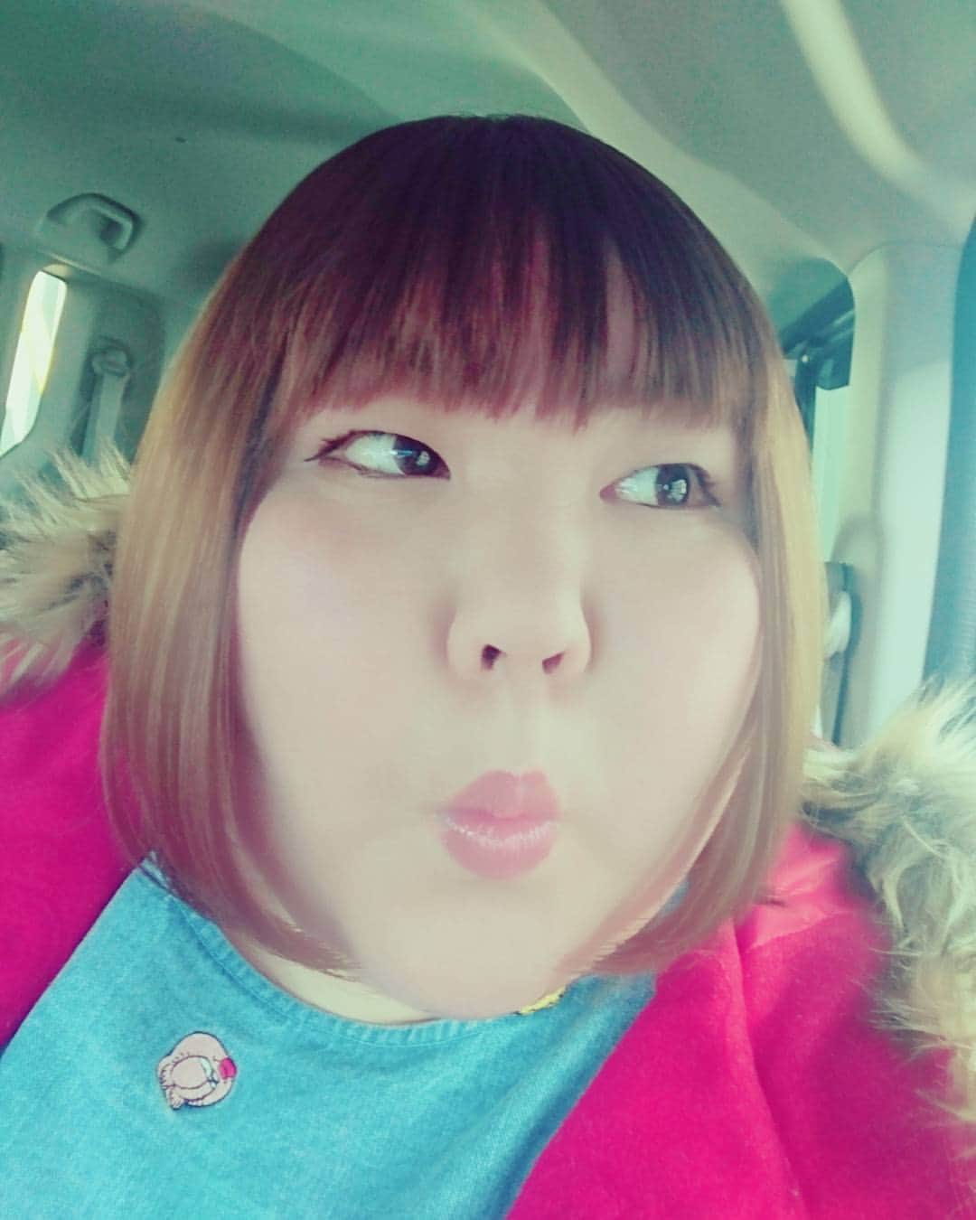 柏崎桃子さんのインスタグラム写真 - (柏崎桃子Instagram)「んぽぽ〜。 #髪色  #チェンジ  #小顔になりたい  #私の顔は月餅に似てるって言ったやつ出てこい！」12月16日 21時41分 - momoko_kashiwazaki