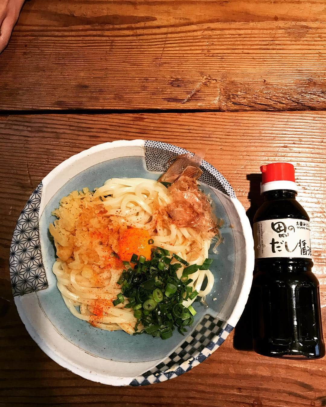 大野雄大のインスタグラム：「今日の昼飯は名古屋の伏見にある、讃岐うどん田(DEN)に行って来ました🍜 釜玉うどんうまかったー♪この店オススメです💮 #讃岐うどん田 #うどん #den #釜玉うどん」