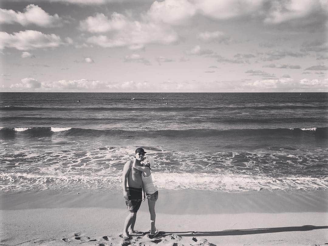加織のインスタグラム：「年に1度の家族旅行🌴☀️ 沢山トレーニングして、一生懸命遊んで❤️ これでまた来年もがんばれる✨ thank you❤️darling💋💋」