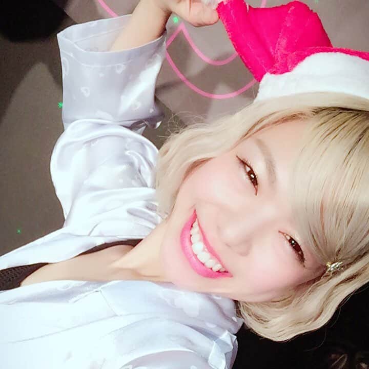 木村友香のインスタグラム：「ヘアーメンテナンス行ってくる( ¨̮ )🌟 #ヘアカラー #美容室 #ダブルカラー #外国人風カラー #beauty #ハイトーン #ハイトーンカラー #金髪 #ホワイトベージュ #髪色  #japanesegirl #followme #instagood」