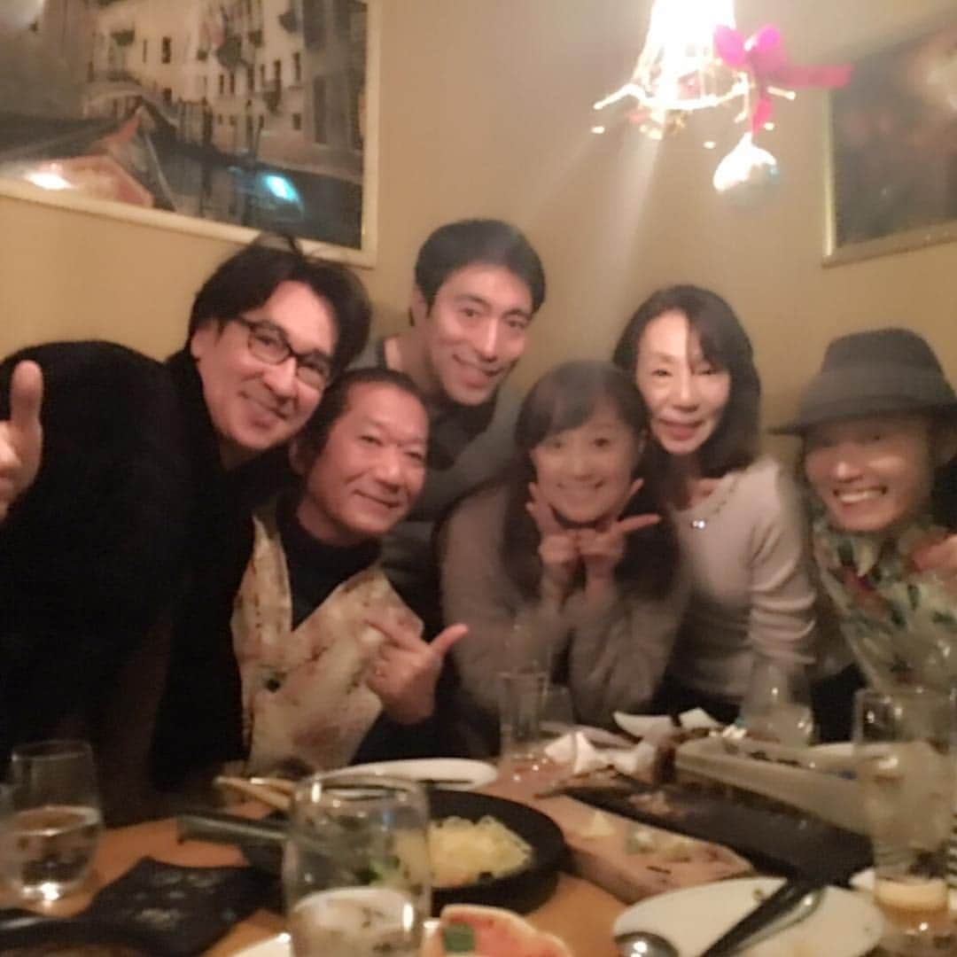 日出郎さんのインスタグラム写真 - (日出郎Instagram)「昨日も大好きな人達と忘年会！この夏「リア王」で共演できた方々は、役者さんとしては大尊敬で、お友達としては得がたい存在！！！ いろんな話をして、パワーを頂きました❤️ #松井誠 #時広真吾 #加藤頼 #森奈みはる #杉村暁 #日出郎」12月18日 13時33分 - hiderou1030