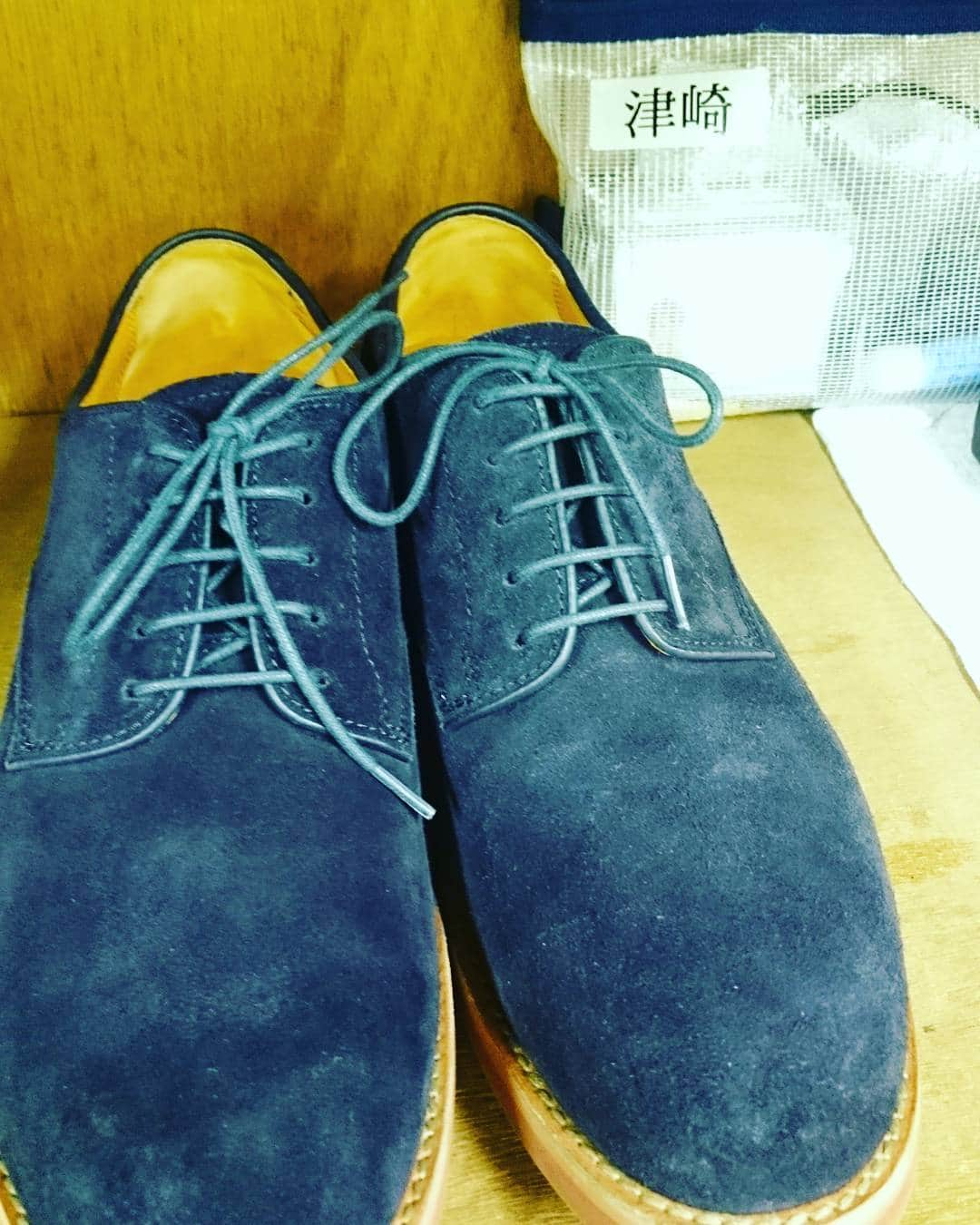 逃げるは恥だが役に立つのインスタグラム：「平匡さんシューズ📷👞 明日は朝から逃げ恥がＴＢＳを電波ジャック❗あさチャン➡ビビット➡ひるおび！➡ゴゴスマ➡Ｎスタ➡そして、逃げ恥 最終回❗❗もちろん放送までのカウントダウンも❗皆さん最後までお付き合いよろしくお願いします❗  #逃げ恥 #電波ジャック #恋ダンス #夫婦を超えてゆけ #最終回まで #あと１日 #あと少し #側にいること #ムズキュン #さみしい #最終回も１５分拡大 #ティーバーでお復習してみてね」