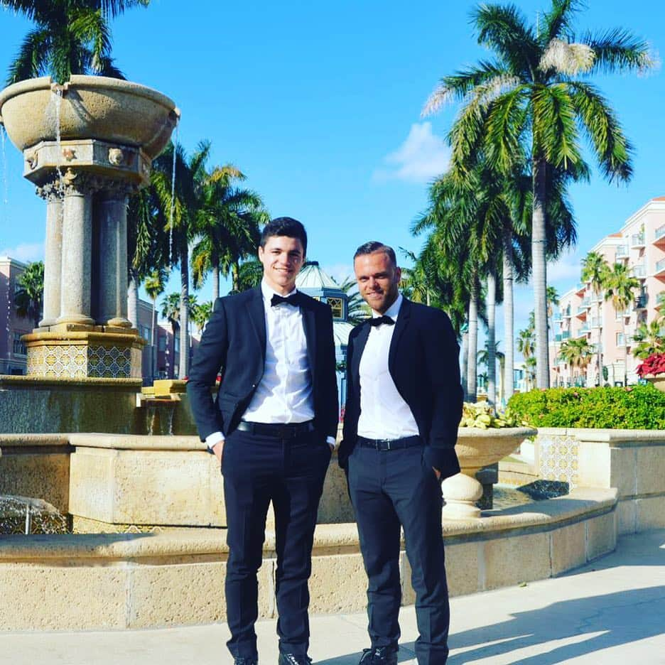 モーリス・ハーシュのインスタグラム：「Suit up 🌴🌴👔👔 #suits #graduation #bocaraton #2k16 #vacation #miami #dresstoimpress」