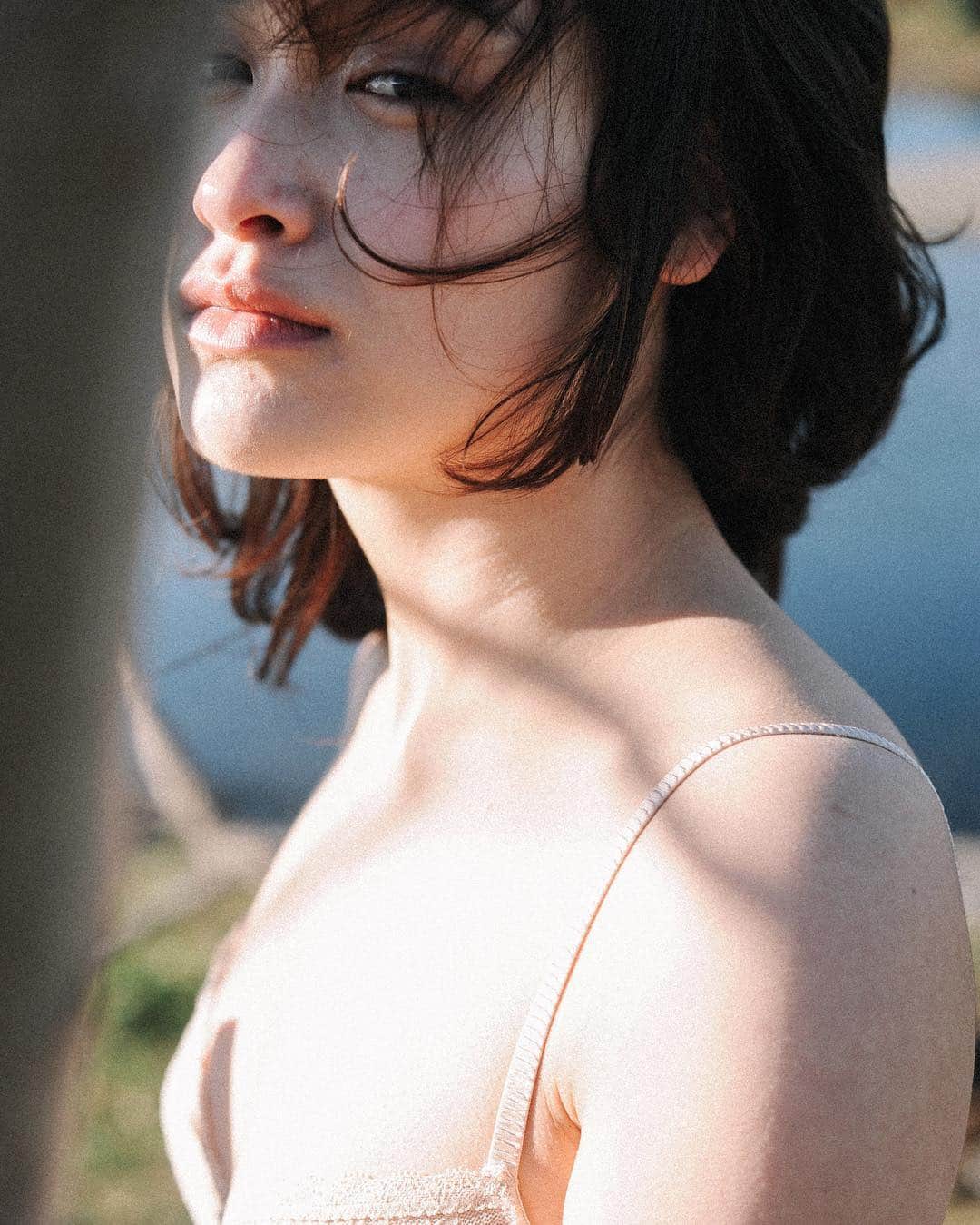 花盛友里さんのインスタグラム写真 - (花盛友里Instagram)「#脱いでみた . . 力強さ。 . . . #japan #face #girl  #lingerie #japanese #花盛友里」12月20日 6時20分 - yurihanamori