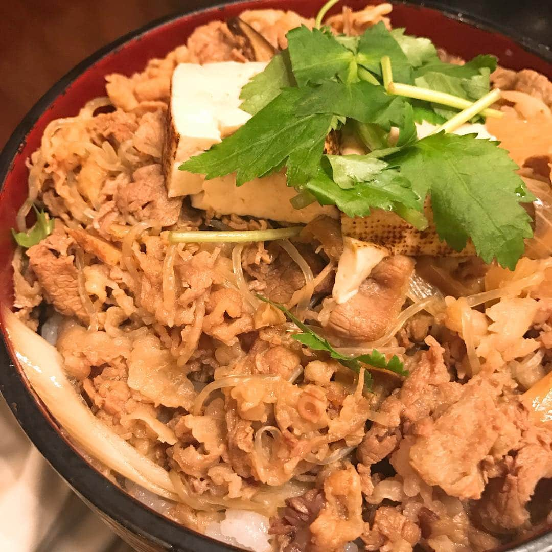 丼レコさんのインスタグラム写真 - (丼レコInstagram)「#うすけぼー #ハシュレコ #hashreco #牛丼 #もぐもぐ #お昼ご飯 #instafood #japanesefood #lunch #ランチ #food #グルメ #青山 #東京 #aoyama #tokyo #温玉つき」12月21日 18時42分 - don_recording