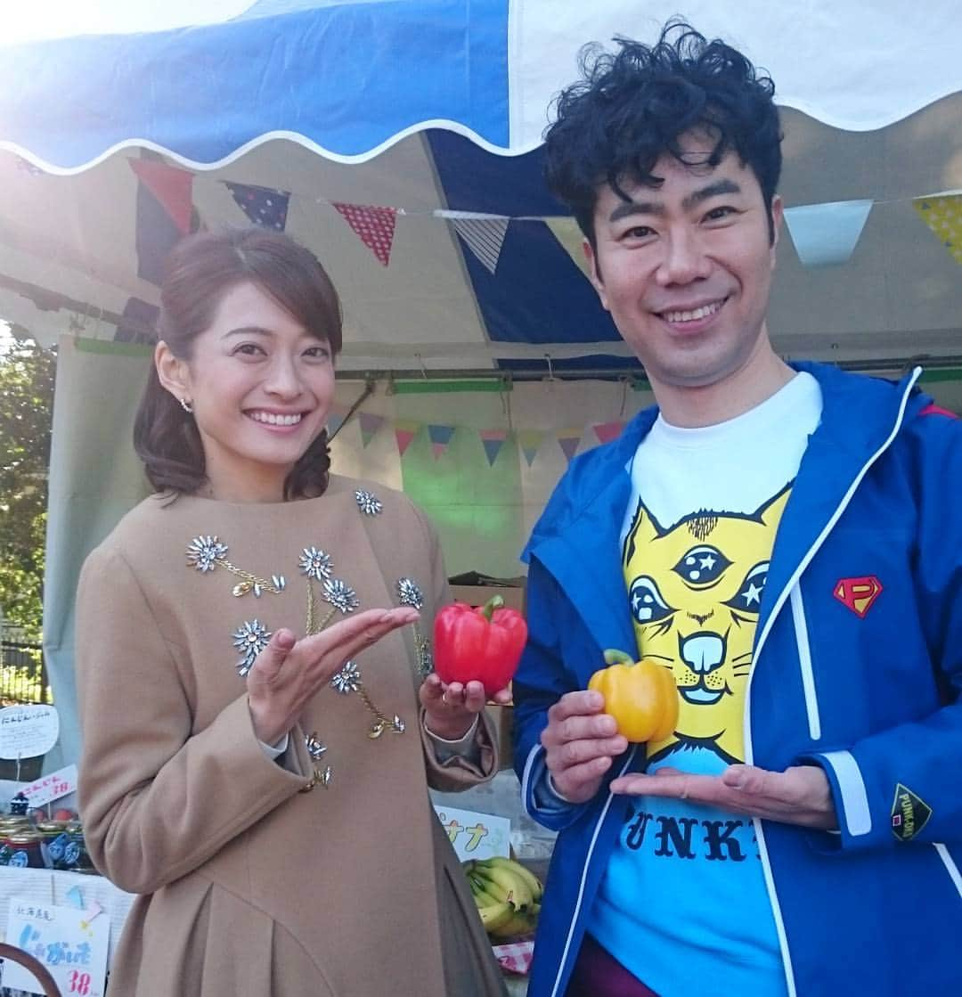 逃げるは恥だが役に立つのインスタグラム：「日野さん夫婦🍅📷 #逃げ恥 #ムズキュン #夫婦を超えてゆけ #かわいい #パプリカ #恋ダンス #YouTubeは見れないけど #ティーバーでお楽しみ下さい❗ #逃げ恥を応援していただきありがとうございました❗#スタッフも逃げ恥ロス #さみしいな #５０万フォロワー突破 #本当にありがとうございます❗」