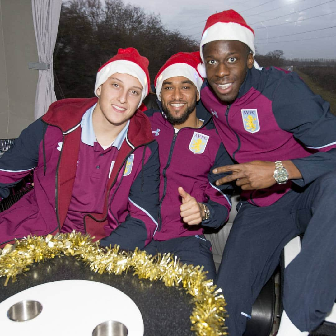 アリ・シソコのインスタグラム：「@misterr_jo @pierregollo great day at  acorn hospice and birmingham hospital #avfc #peace」