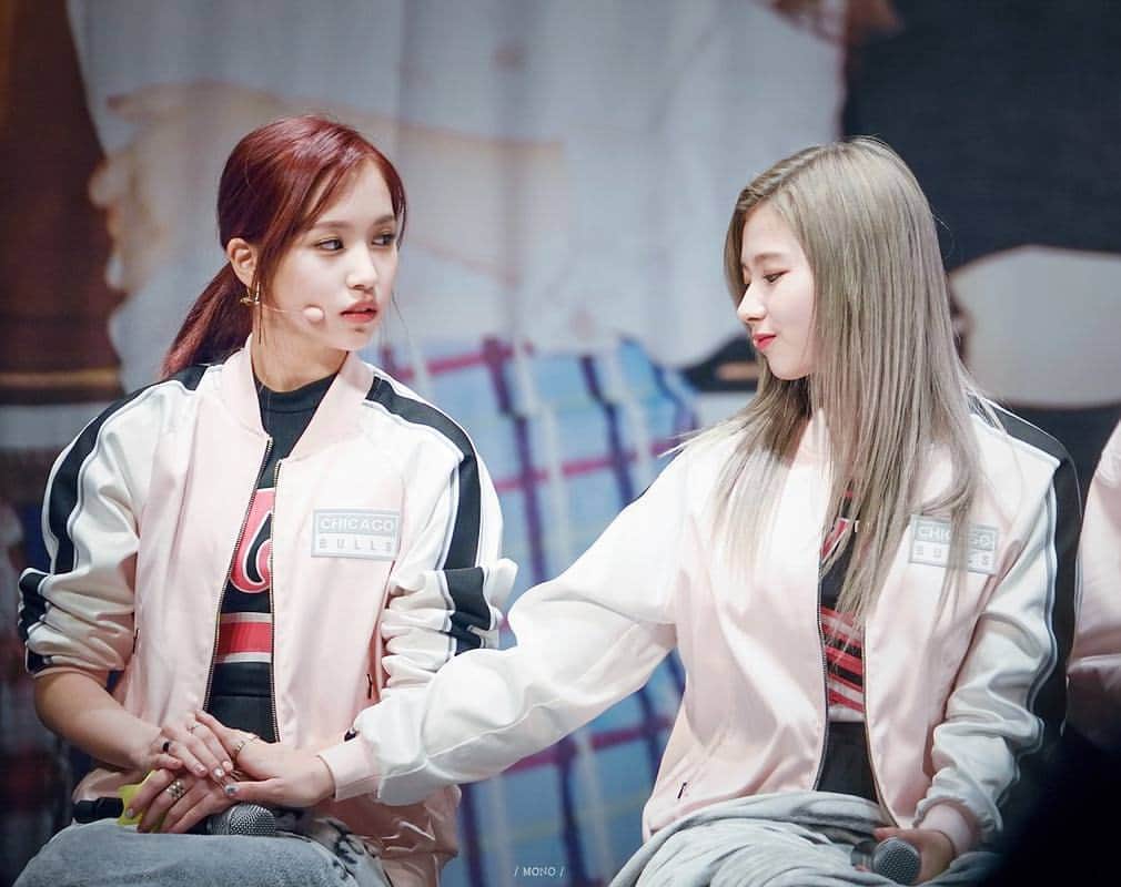 のインスタグラム：「160403| Mina And Sana - Special Event」