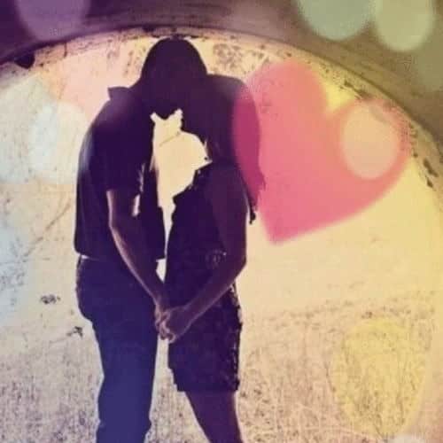 女神の独り言のインスタグラム：「心の傷は見えないから怖いんです。  ずいぶん前のはずなのに「蘇る...」 でもその傷を無駄にはしないでください。  どんなに今が辛くても  その傷ごと全て受け止めてくれて  誰よりも愛してくれて  大切にしてくれるひとが  必ず現れますから... そしていつの日か 「あのとき苦しんだけど 　あなたに出会えてよかった！」 って思えるときが来ますから... その辛さが思い出になったとき 「 成長したな 」って思えるように  きっとなりますから... 「 辛さ 」は人を苦しめるけれども 「 幸せ 」にもしてくれる... #女神の独り言#love#tagsforlikes#happy#涙腺崩壊#涙腺崩壊寸前#泣ける#恋愛#恋愛成就#恋愛運#国際恋愛#遠距離恋愛#近キョリ恋愛#恋#家族#家族写真#家族旅行#家族っていいね#家族っていいな#家族風呂#子共#子ども#beautiful#girl#pink#follow#like4like」