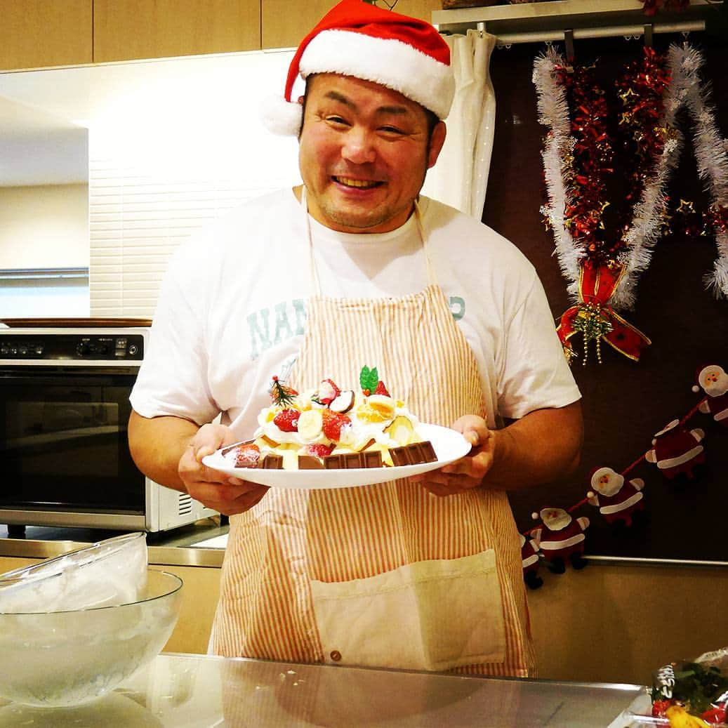 中西学さんのインスタグラム写真 - (中西学Instagram)「クリスマスケーキ🍰中西ランドでライガーさんと作ったドンＯ(≧∇≦)Ｏ #中西ランド」12月23日 17時24分 - nakanishi_manabu