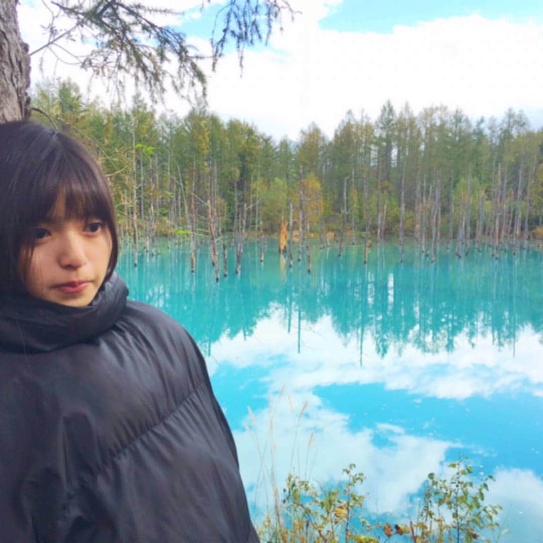 齋藤飛鳥 写真集『潮騒』のインスタグラム：「飛鳥さん休憩中です。 #齋藤飛鳥 #写真集 #あしゅ #潮騒」