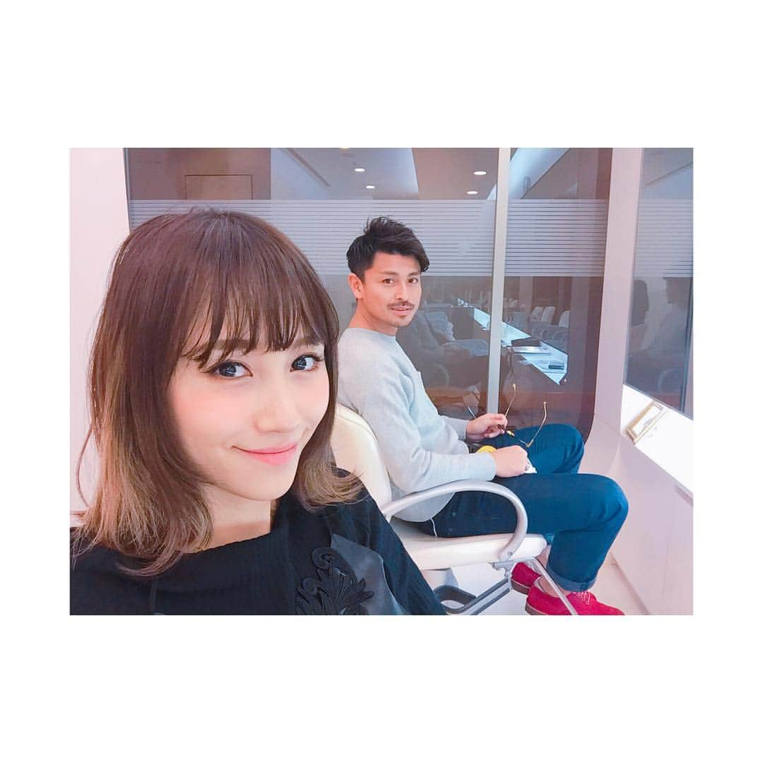 Rienaさんのインスタグラム写真 - (RienaInstagram)「#weddingmeeting 👰🏻⛪️✨ #お旦那ちゃんとRiena #髪の毛伸びた #もっと伸びろー #wedding#2016#maternity#weddingdress#weddinghair#maternitywedding#Riena#model#japan#japanese」12月23日 17時48分 - riena0809