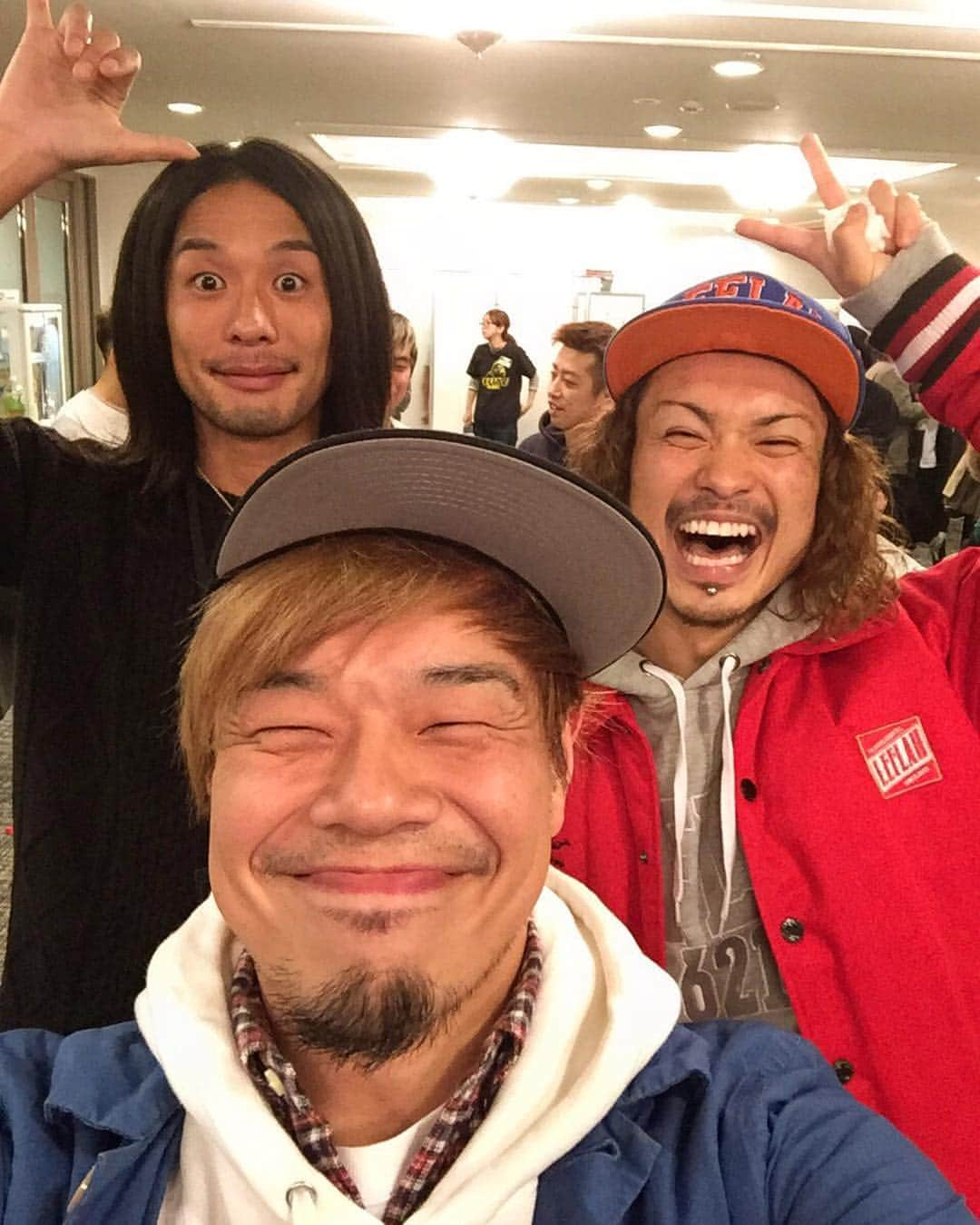 猪狩秀平さんのインスタグラム写真 - (猪狩秀平Instagram)「タクマくんが撮ってくれた写真！^ ^ #10feet #WANIMA #heysmith #airjam」12月24日 12時59分 - hey_igari_0131