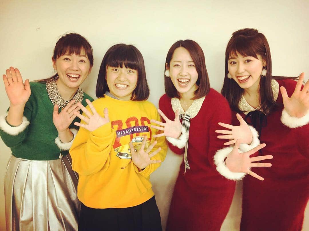 中根夕希のインスタグラム：「森山あすかさんと！ このあと17:55〜再びゆめタウンから🎄✨ #森山あすか さん #ゆめタウン広島 #rcc #ラジオチャリティーミュージックソン」