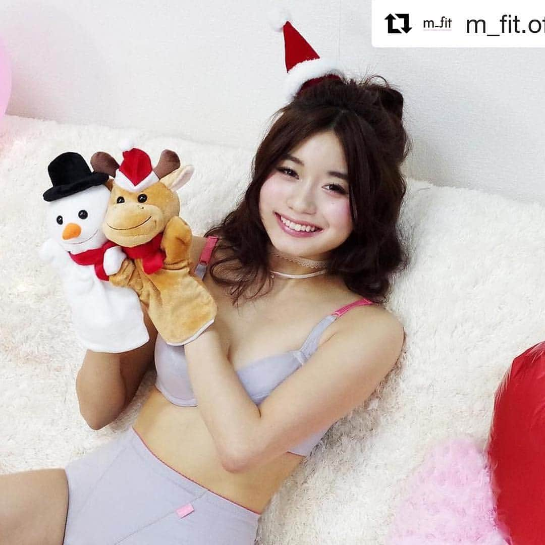 坂井朝香さんのインスタグラム写真 - (坂井朝香Instagram)「m_fitもChristmasバージョンでーす💓  #Repost @m_fit.official with @repostapp ・・・ . . Merry Christmas🎄♡ . 皆様素敵なChristmasを お過ごしくださいね☺️💓 . #m_fit #bodymake #underwear #makinglingerie  #instalike #instagood #styleup #diet #cute #sexy #kawaii #エムフィット  #ワークアウト  #ボディメイク #ダイエット #補正下着 #補整下着 #メイキングランジェリー #下着モデル #キレイは下着でツクル #LinQ  #坂井朝香  #クリスマスイブ  #クリスマス  #xmas」12月24日 18時17分 - asaka_sakai_