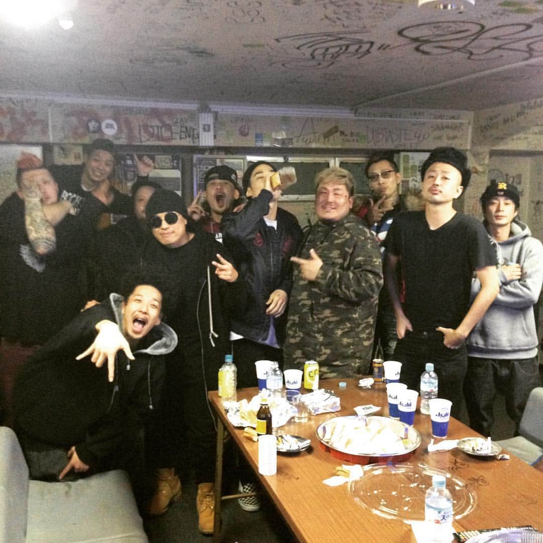 のインスタグラム：「福島いわきDAZUVEGASお疲れ様でしたぁ！みんなのおかげで最後まで楽しかったぜ！ #dazuo #terry #ego #jaggla #itachi #jinmenusagi #mbz #fukushima #iwaki #livelife #tourlife #party #vitalizer #rockman #mehikariboyz」