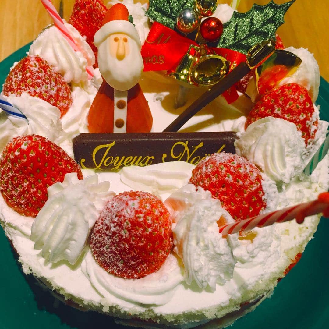 にわみきほさんのインスタグラム写真 - (にわみきほInstagram)「🎂🙌😭 #クリスマスケーキ」12月24日 19時52分 - mikiho_niwa