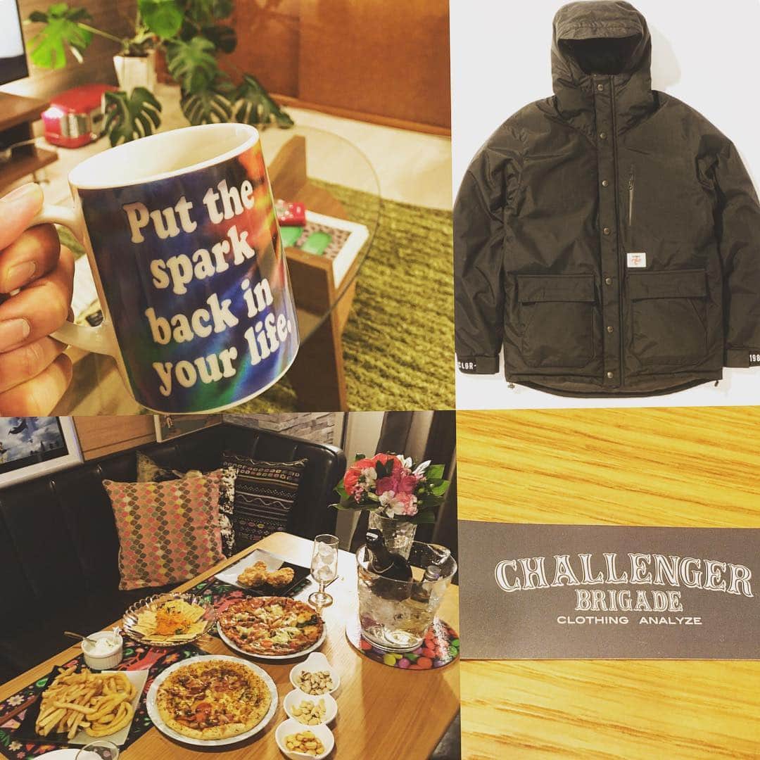祖父江大輔のインスタグラム：「#Merry Christmas#家でゆっくりと#雪降らないかなー#暖かダウン#challenger」