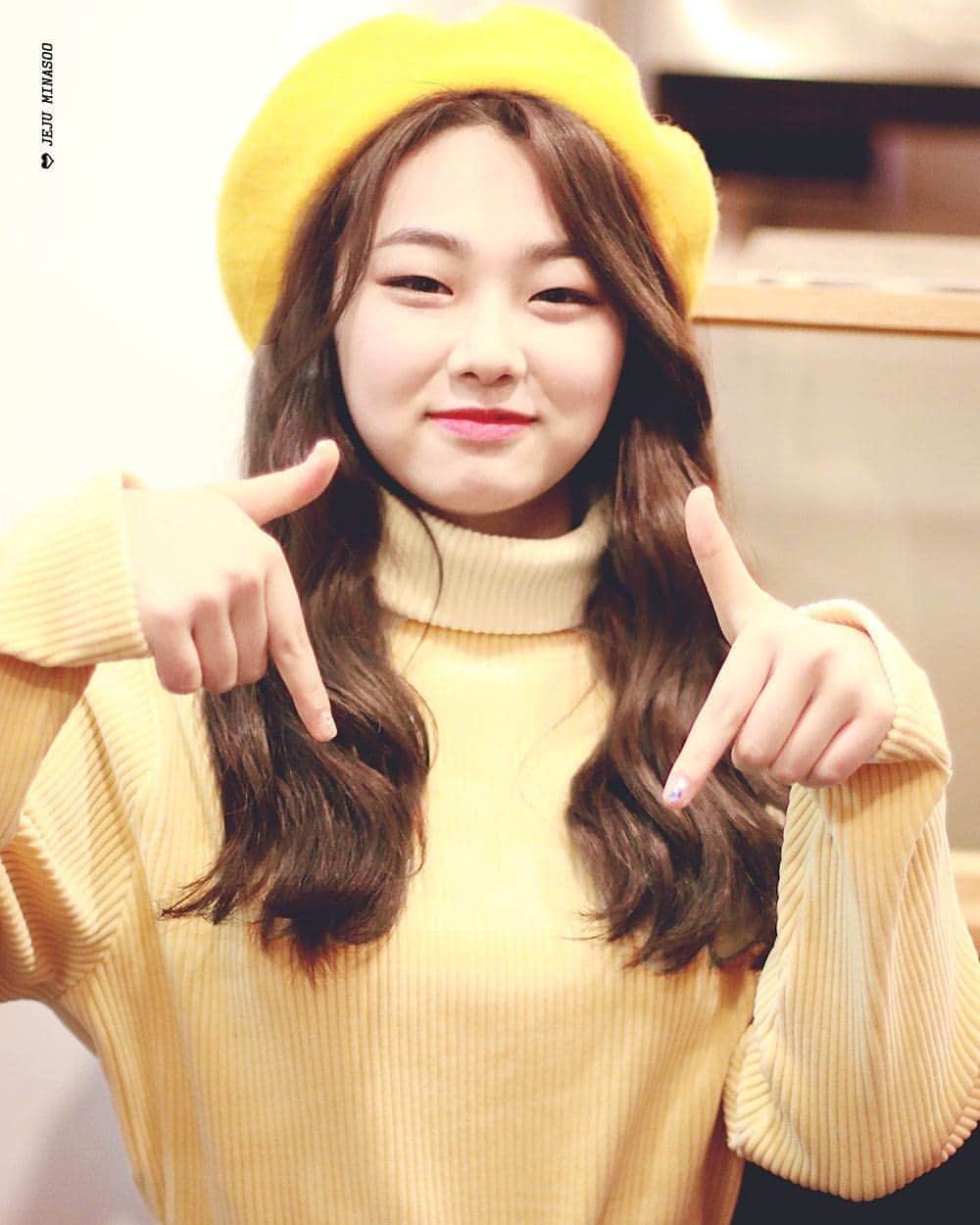 Kang Minaのインスタグラム：「Kang Mina 강미나 - Mimi's Birthday Party  #kangmina #mina #미나 #강미나 #jellyfish #kpop #produce101 #프로듀스101 #ioi #아이오아이 #gugudan #gu9udan #구구단」