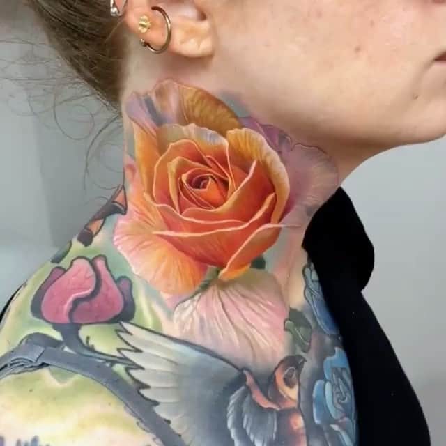 Art Collective Magazineのインスタグラム：「Beautiful neck tattoo by @philgarcia805 #artcollectivemag」