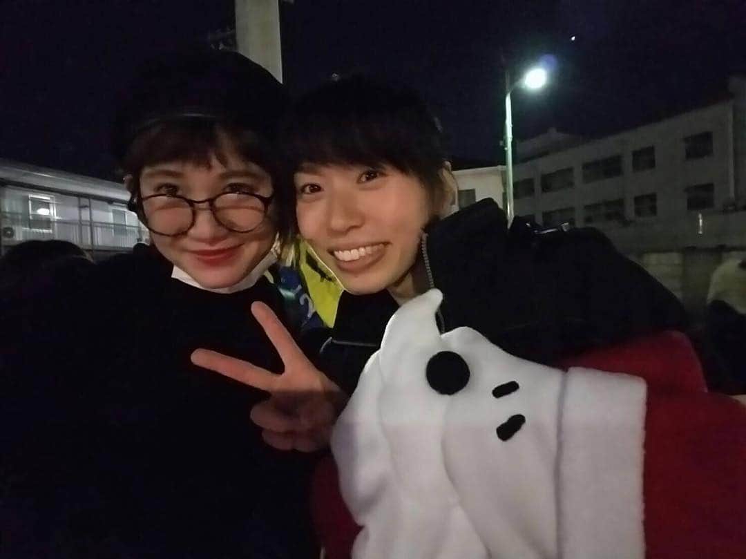 平山奈美のインスタグラム：「. やっとあえたね。 この日を待ってた。 . #おめでとう #お疲れ様 #新鍋理沙 #バレーボール #優勝 #5連覇 #久光製薬スプリングス #大好き な #スヌーピー も一緒に。 #volleyball #sports #champion #snoopy #love #friends #hisamitsusprings」