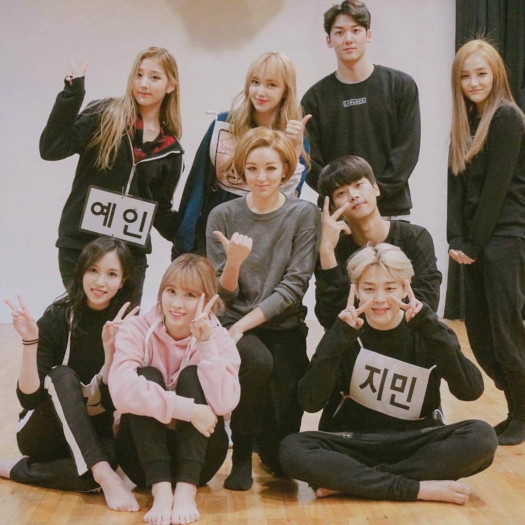 のインスタグラム：「[PIC] 161226 lululuda's Instagram Update - #Momo #Mina #TWICE #트와이스」