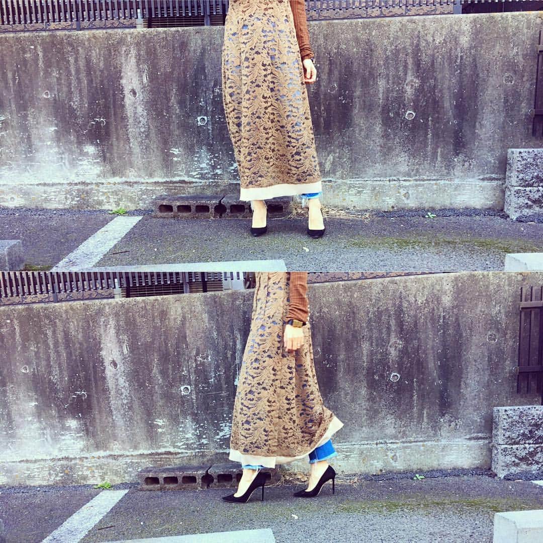 神崎恵さんのインスタグラム写真 - (神崎恵Instagram)「いちにちお疲れさま✨ 今日は透けデニムにベリー色のリップ💄で。」12月28日 17時42分 - megumi_kanzaki