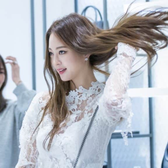 ハン・イェスルのインスタグラム：「@leslie_allwehaveisus #hanyeseul」