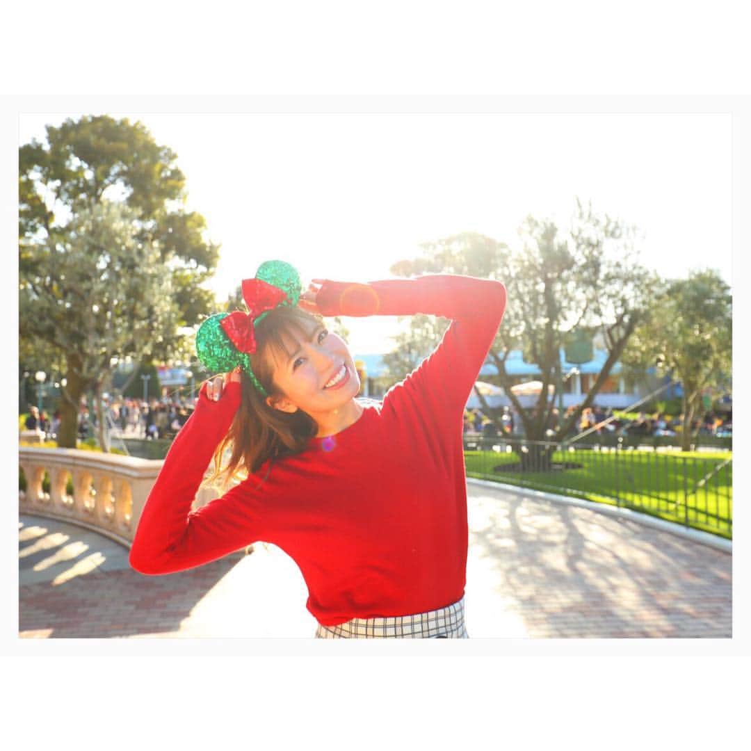 のインスタグラム：「クリスマス終わっちゃって今年はサンタさん来なかった😭💭って思ってたけど、、、マンションのロッカーにプレゼントが🎁！！サンタさんキターーー！！！！🎅🌴❤️ありがとう、サンタくるーす💕(@kurumi_hanji )！！ . #disney #disneyland #tokyodisneyland #tokyodisneyresort #disneyfashion #disneychristmas #happy #ディズニーランド #ディズニーコーデ #ディズニークリスマス #サンタさん #ハッピー」