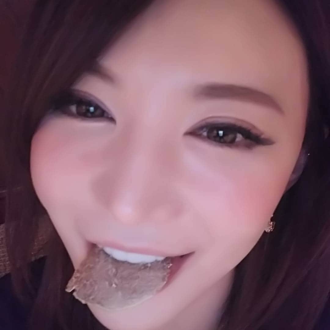 里美ゆりあのインスタグラム：「白トリュフ大興奮♪＼(^o^)／ #白トリュフ#大好物❤️」