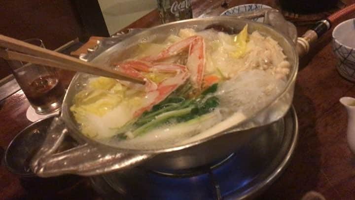 のインスタグラム：「おはようございます😊❤️ 昨夜はカニ！カニ！カニ！カニ！ もう、ほんまに美味しいしか言ってなかった🙊💕✨ 2016年も今日入れて残り２日😏💭 1年早すぎてついて行けない🙏🏻笑 #カニ#カニ飯#カニ道楽#最高や#とりあえず#私は#１日から#タイ人❤️」