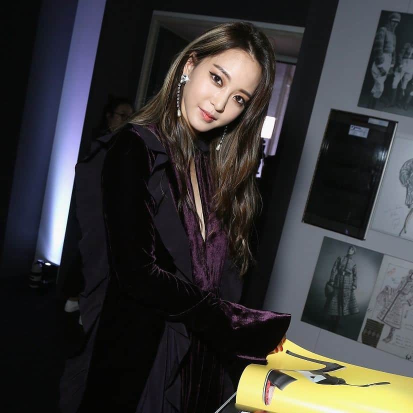 ハン・イェスルのインスタグラム：「@leslie_allwehaveisus #hanyeseul #koreanactress #kdrama」