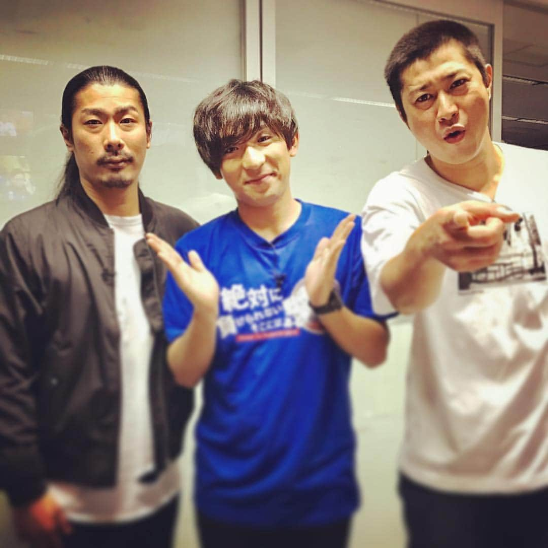 酒井健太さんのインスタグラム写真 - (酒井健太Instagram)「偽パンサー  #パンサー #尾形さん #菅さん #最近 #向井さんに #似てるって #言われる #目指してない #わけではない #ただいまゲーム実況中」12月30日 23時30分 - kenta_sakai