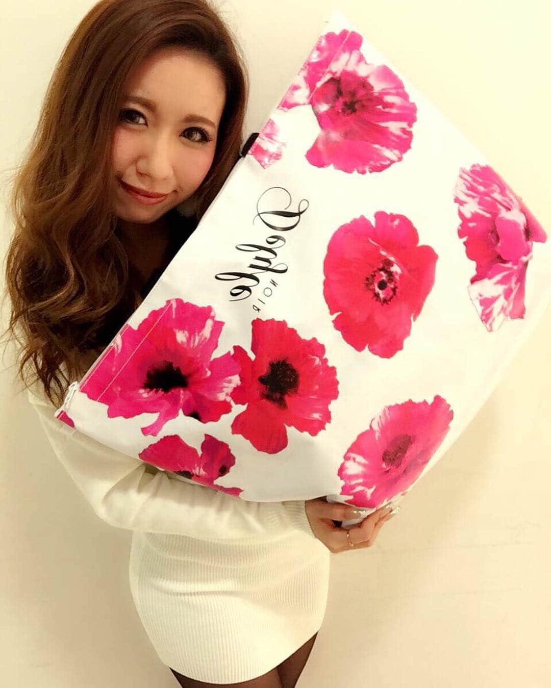 Delylenoir Officialさんのインスタグラム写真 Delylenoir Officialinstagram 広島店 あいり Delyle Ainyan 17年delylenoirの福袋 今回は 大人気の ポピー柄 総額 35 000円相当が ギュギュっと詰まって 10 800です もちろん 毎年恒例の