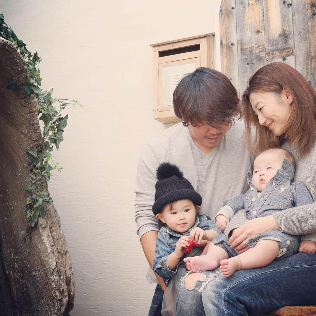 加織のインスタグラム：「今年はまた新しい家族が増え、さらに笑顔が溢れた1年になりました❤️お世話になりました皆様、本当にありがとうございました✨良いお年をお迎え下さいませ🎍✨✨」