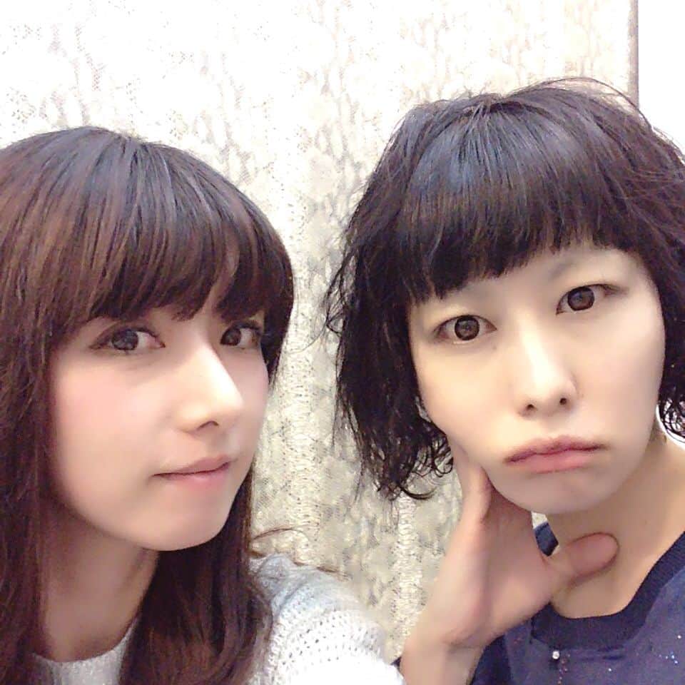 鳥居千春のインスタグラム：「‪楽しかった大晦日ライブ😊 2016年最後の日が笑いで締めくくれた幸せな1年になりました😁  #鳥居みゆき#ゆく鳥くる鳥#姉妹#ライブ#instagood#pic#family#follow」