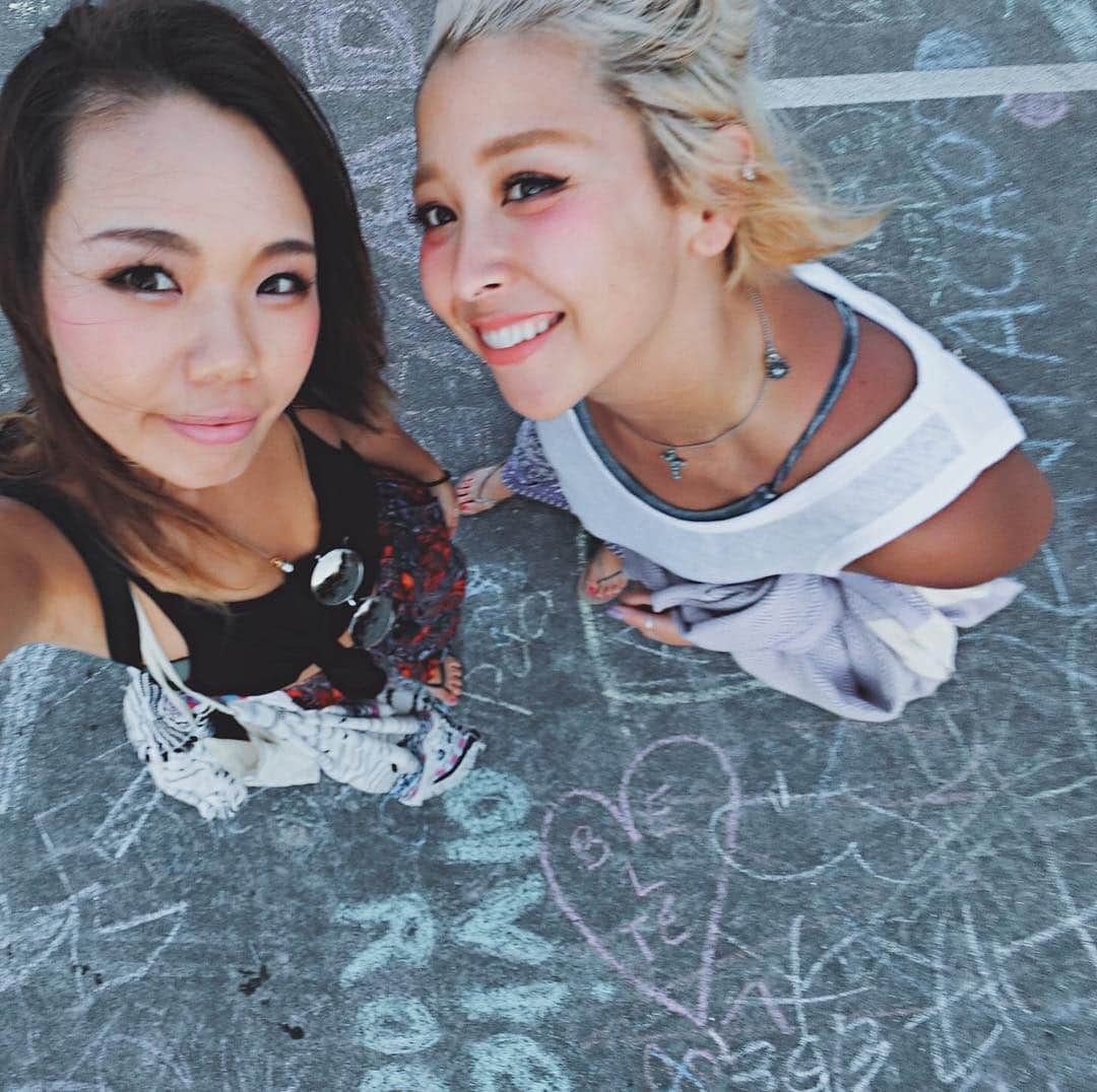 Manamiのインスタグラム：「Mana♡Chika 珍しくselfie📸 このカメラ盛れる❣️ でもちーぼうと並ぶと公開処刑wwww . #EXILIM_active Shooting by #CASIO #FR100 @exilim_activeselfie_jp @girl_license」